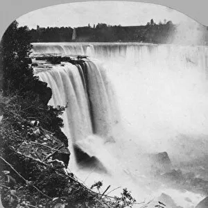 Barker Collection: Horseshoe Falls as seen from Goat Island, Niagara Falls, early 20th century.Artist: George Barker