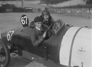 Junior Car Club Prints: Horstman of Douglas Hawkes, JCC 200 Mile Race, Brooklands, 1921. Artist: Bill Brunell