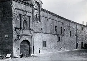Hospital de San Julian y San Quirce, Burgos: exterior, c1900. Creator: Unknown
