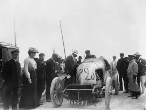 Veteran Gallery: Hotchkiss, Le Blon at 1904 Ostend Speed Trials. Creator: Unknown