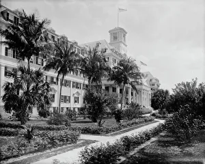 Gilded Age Prints: Hotel Royal Poinciana, Palm Beach, Fla. c1900. Creator: Unknown