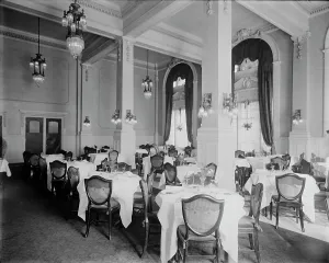 Lamps Prints: Hotel Utica, Mulberry Room, Utica, N.Y. between 1905 and 1915. Creator: Unknown