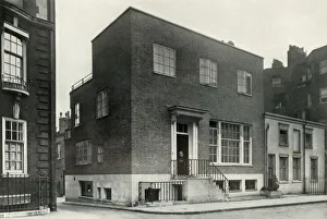 Cg Holme Prints: House in Weymouth Street, London, 1937 Creator: Unknown