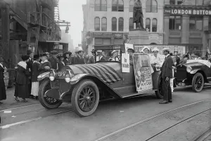 Members Prints: Housewives League car, 1917. Creator: Bain News Service