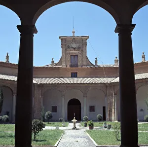 Huesca Patio De LA Antigua Universidad Literaria Hoy Sede Del Museo Provincial