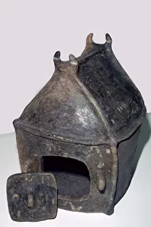Cremation Prints: Hut Urn from the Villanova culture