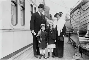 Lifeboat Prints: H.W. Thornton & family, between c1910 and c1915. Creator: Bain News Service