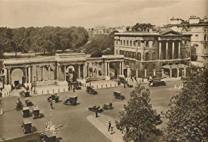 Hyde Park Corner With The Triple Archway Leading To The Royal Park Showing Apsley House, c1935