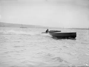 Planning Collection: The hydroplane Columbine under way. Creator: Kirk & Sons of Cowes