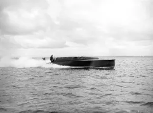 The hydroplane Maple Leaf IV, 1913. Creator: Kirk & Sons of Cowes
