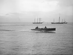 Hydroplane under way, 1913