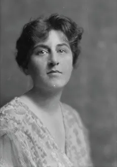 Hopeful Prints: Ide, R.L. Mrs. portrait photograph, 1914 June 27. Creator: Arnold Genthe