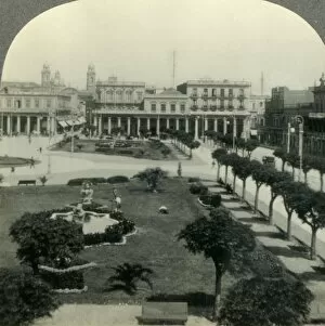 Zucchi Gallery: Independence Plaza, Montevideo, Uruguay, c1930s. Creator: Unknown