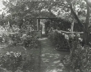 Indian Ridge, Dr. Francis Bishop Harrington house, 166 Argilla Road, Ipswich, Massachusetts, 1926. Creator: Frances Benjamin Johnston. Indian Ridge, Dr. Francis Bishop Harrington house, 166 Argilla Road, Ipswich, Massachusetts, 1926