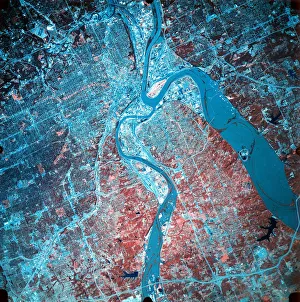 Radiation Prints: Infrared photograph of the confluence of the Missouri and Kansas rivers, USA, 19 July 1993