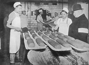 Bakers Gallery: An inspector visiting a Berlin bakery, 1915