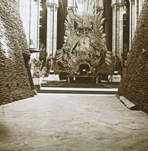 Interior of the cathedral, Amiens, northern France, c1914-c1918