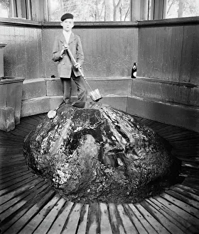 Interior, High Rock Spring, Saratoga, N.Y. between 1900 and 1906. Creator: Unknown