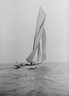 The International 10 Metre class sailing yacht Pampero, 1913. Creator: Kirk & Sons of Cowes The International 10 Metre class sailing yacht Pampero, 1913. Creator: Kirk & Sons of Cowes