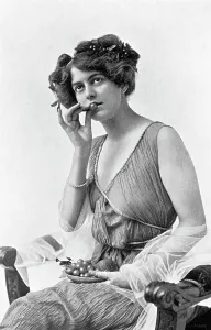 Lips Prints: Irene Warren, 1908-1909. Artist: Alfred Ellis & Walery