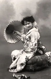 Isabel Jay (1879-1927), opera singer and actress, 1906.Artist: Foulsham and Banfield Isabel Jay (1879-1927), opera singer and actress, 1906.Artist: Foulsham and Banfield