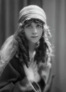 Sincerity Prints: Isadora Duncan dancer, portrait photograph, between 1915 and 1923. Creator: Arnold Genthe