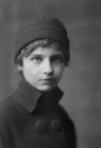 Isadora Duncan dancer, portrait photograph, between 1915 and 1923. Creator: Arnold Genthe