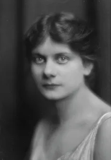 Negligee Prints: Isadora Duncan dancer, portrait photograph, between 1915 and 1923. Creator: Arnold Genthe