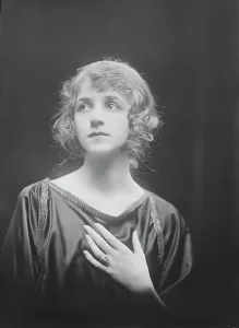 Sincerity Prints: Isadora Duncan dancer, portrait photograph, between 1915 and 1923. Creator: Arnold Genthe