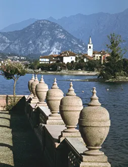 Balustrade Collection: Isola Superior dei Pescatori, Lake Maggiore, Italy