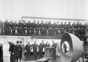 Seaman Prints: Jackies on 14 gun -- NEW YORK, between c1910 and c1915. Creator: Bain News Service