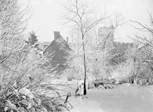 James E Prints: James E. Scripps house in snow, Detroit, Mich. between 1900 and 1905. Creator: Unknown