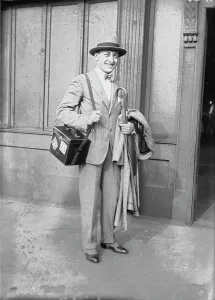 Shoulder Bag Prints: Jascha Heifetz, between c1915 and c1920. Creator: Bain News Service