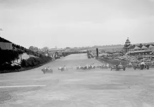 JCC International Trophy, Brooklands, 7 May 1938. Artist: Bill Brunell