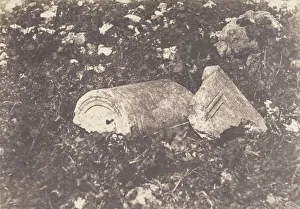 Jerusalem, Tombeau des rois de Juda, Couvercle de sarcophage et fragment d une porte