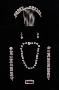 Jewelry set, American, first quarter 19th century. Creator: Unknown Jewelry set, American, first quarter 19th century. Creator: Unknown