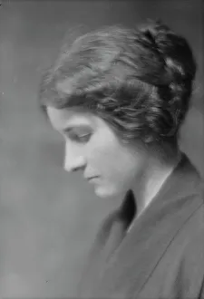 Bathrobe Prints: Jones, Lucy, Miss, portrait photograph, 1915 Oct. 8. Creator: Arnold Genthe
