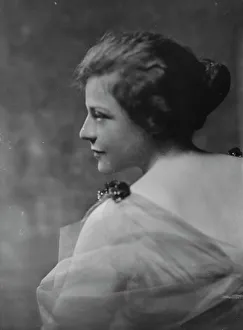 Transparent Prints: Joseph, B. Miss, portrait photograph, 1915 Dec. or 1916 Jan. Creator: Arnold Genthe