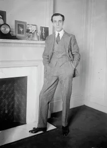 Chimneypiece Prints: Joseph Hislop, between c1915 and c1920. Creator: Bain News Service