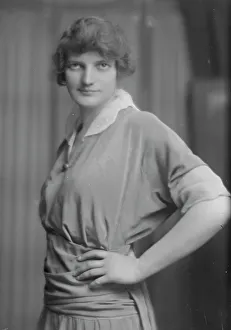 Joy, Marjorie, Miss, portrait photograph, 1915 May 26. Creator: Arnold Genthe