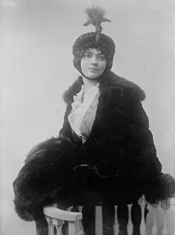 Muff Prints: Juanita Prewett, between c1910 and c1915. Creator: Bain News Service