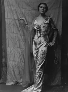 Kalich, Bertha, Mme. portrait photograph, 1913. Creator: Arnold Genthe