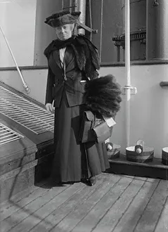 Public Relations Prints: Kath. Leckie, 1915. Creator: Bain News Service