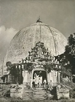 Rowe And Co Prints: The Kaung-Hmu-Daw, Sagaing, 1900. Creator: Unknown