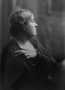 Ignoring Prints: Kauser, Alice, Miss, portrait photograph, 1916. Creator: Arnold Genthe