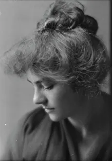 Keese, Emily, Miss, portrait photograph, 1914 Sept. 21. Creator: Arnold Genthe