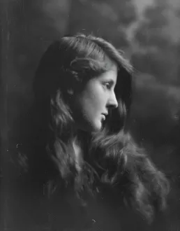 Reporter Prints: Kemp, Mary Pyne, portrait photograph, 1916 May 16. Creator: Arnold Genthe