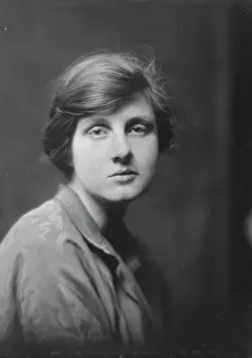 Reporter Prints: Kemp, Mary Pyne, portrait photograph, between 1916 and 1918. Creator: Arnold Genthe