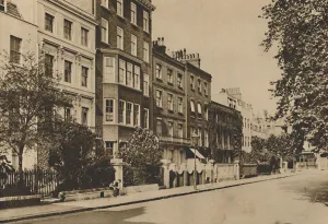Kensington Square Which Still Preserves The Peace of Two Centuries, c1935. Creator Kensington Square Which Still Preserves The Peace of Two Centuries, c1935. Creator