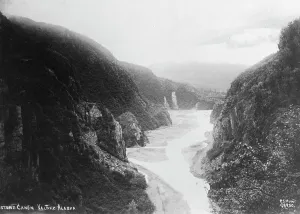 Lowe Prints: Keystone Canyon, between c1900 and c1930. Creator: Hunt, Phinney S